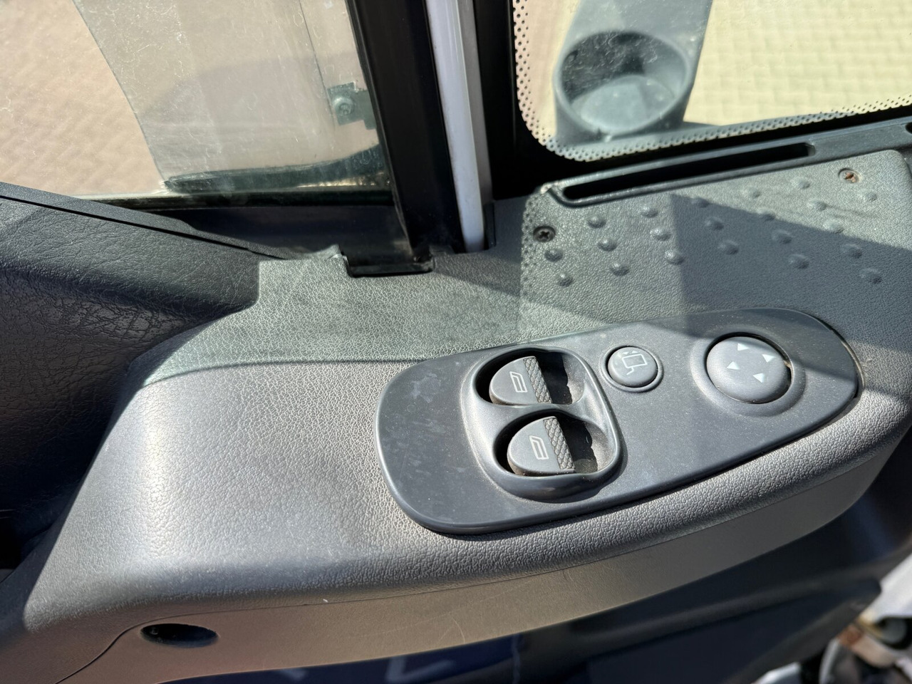 Trakker AT380T45/P 6x4 Trakker AT380T45/P 6x4, EEV - Hook lift truck: picture 5 Trakker AT380T45/P 6x4 Trakker AT380T45/P 6x4, EEV - Hook lift truck: picture 5