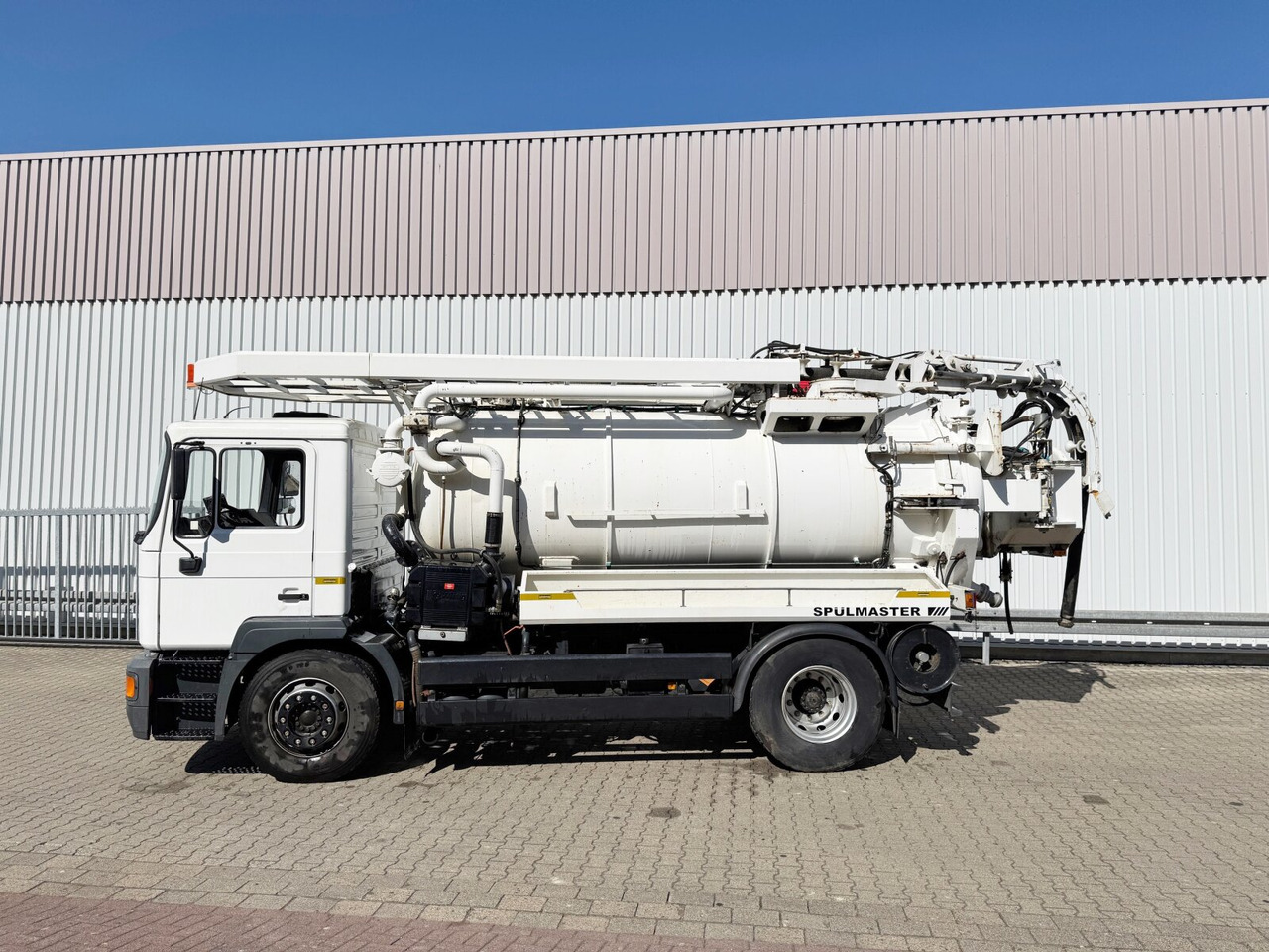 MAN TGM 18.284 4x2 BL TGM 18.284 4x2 BL, Assmann Saug- und Spülwagen 9m³ - Truck: picture 4 MAN TGM 18.284 4x2 BL TGM 18.284 4x2 BL, Assmann Saug- und Spülwagen 9m³ - Truck: picture 4
