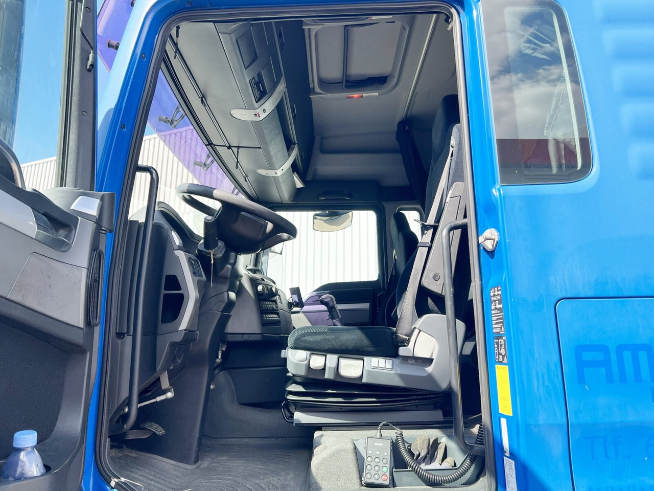 MAN TGX 18.400 4X2 LL TGX 18.400 4X2 LL, Fahrschule, XLX-Fahrerhaus - Truck: picture 3 MAN TGX 18.400 4X2 LL TGX 18.400 4X2 LL, Fahrschule, XLX-Fahrerhaus - Truck: picture 3