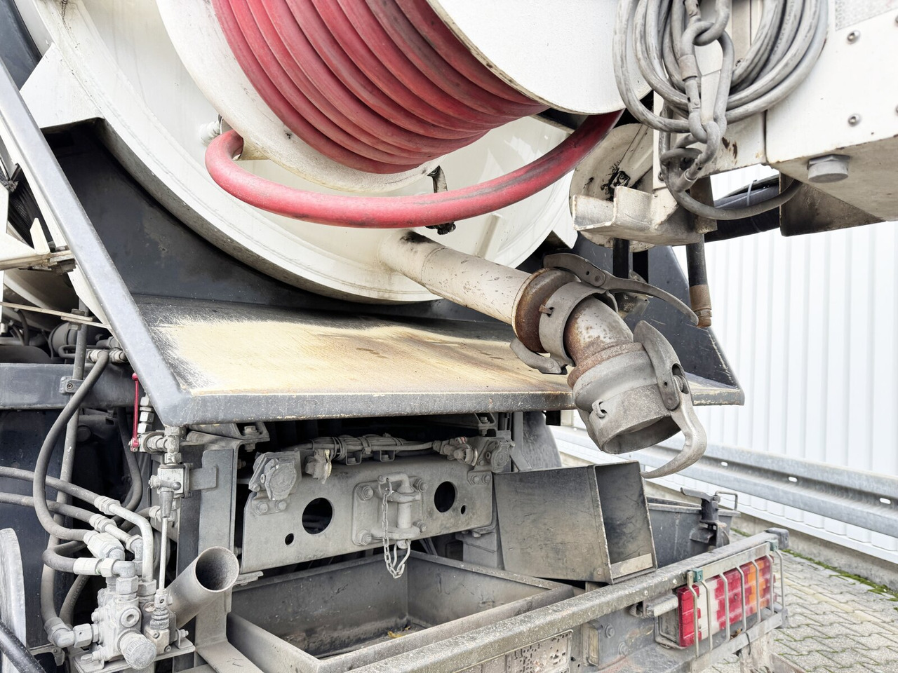 Leasing of Mercedes-Benz Actros 2536 L 6x2 Actros 2536 L 6x2, Müller Saug- und Spülwagen ca. 10,5m³, Lenkachse Mercedes-Benz Actros 2536 L 6x2 Actros 2536 L 6x2, Müller Saug- und Spülwagen ca. 10,5m³, Lenkachse: picture 15 Leasing of Mercedes-Benz Actros 2536 L 6x2 Actros 2536 L 6x2, Müller Saug- und Spülwagen ca. 10,5m³, Lenkachse Mercedes-Benz Actros 2536 L 6x2 Actros 2536 L 6x2, Müller Saug- und Spülwagen ca. 10,5m³, Lenkachse: picture 15