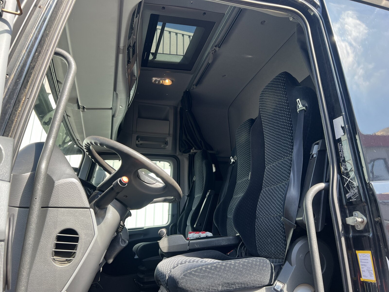 Truck Mercedes-Benz Actros 2541 L 6x2 Actros 2541 L 6x2, Fahrschulausstattung, MegaSpace, Retarder, Liftachse, Traum Zustand: picture 6
