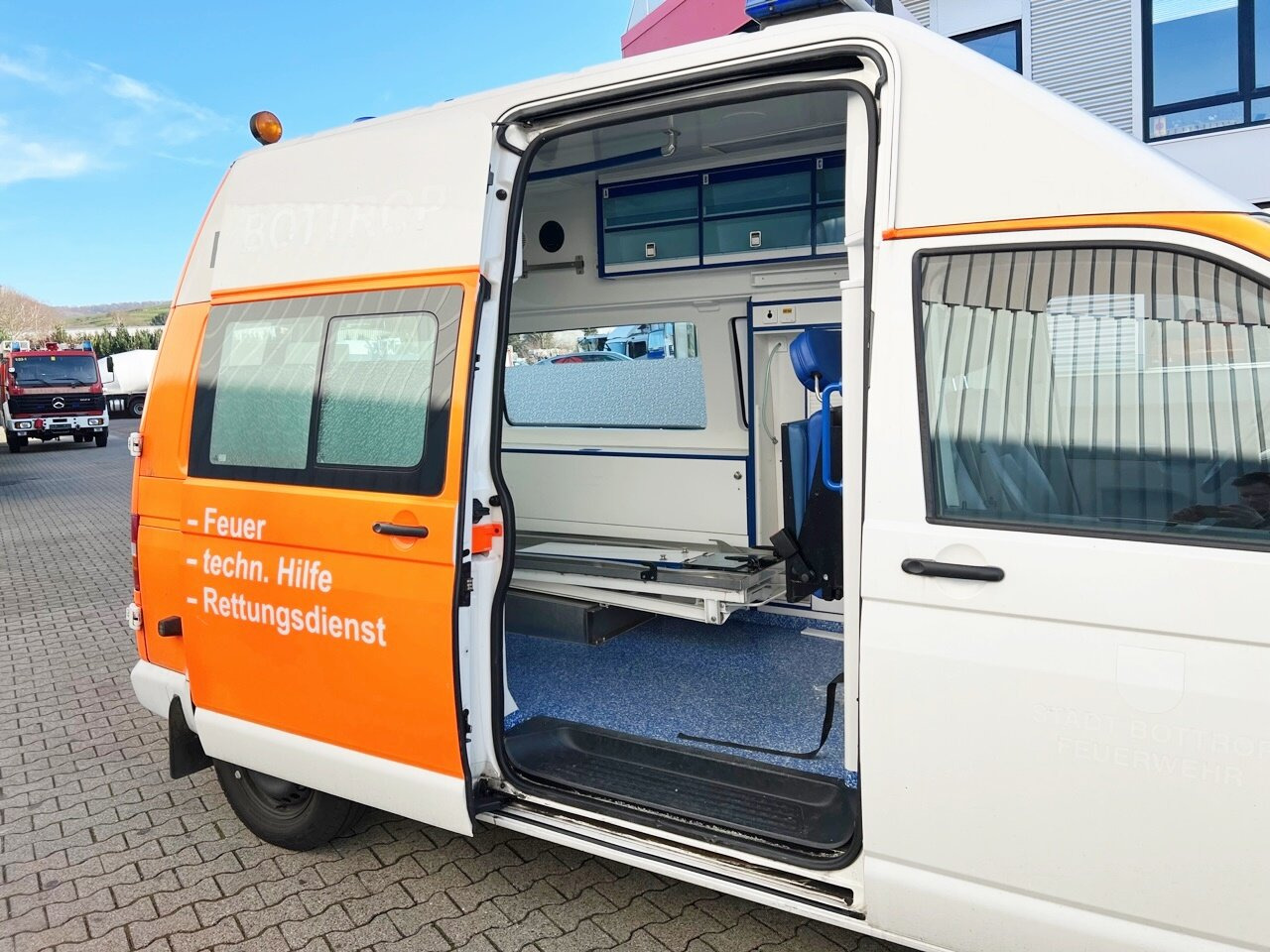 Ambulance Volkswagen T5 2.5 TDI 4x2 T5 2.5 TDI 4x2, Krankenwagen: picture 10