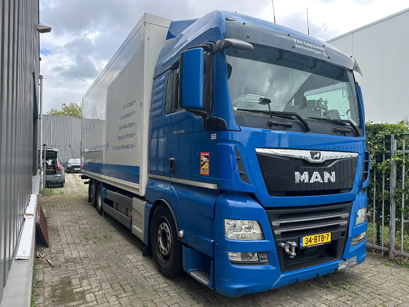 MAN TGX TGX 26 460 + 6X2 + LIFT + DAMAGED ENGINE - Box truck: picture 4 MAN TGX TGX 26 460 + 6X2 + LIFT + DAMAGED ENGINE - Box truck: picture 4