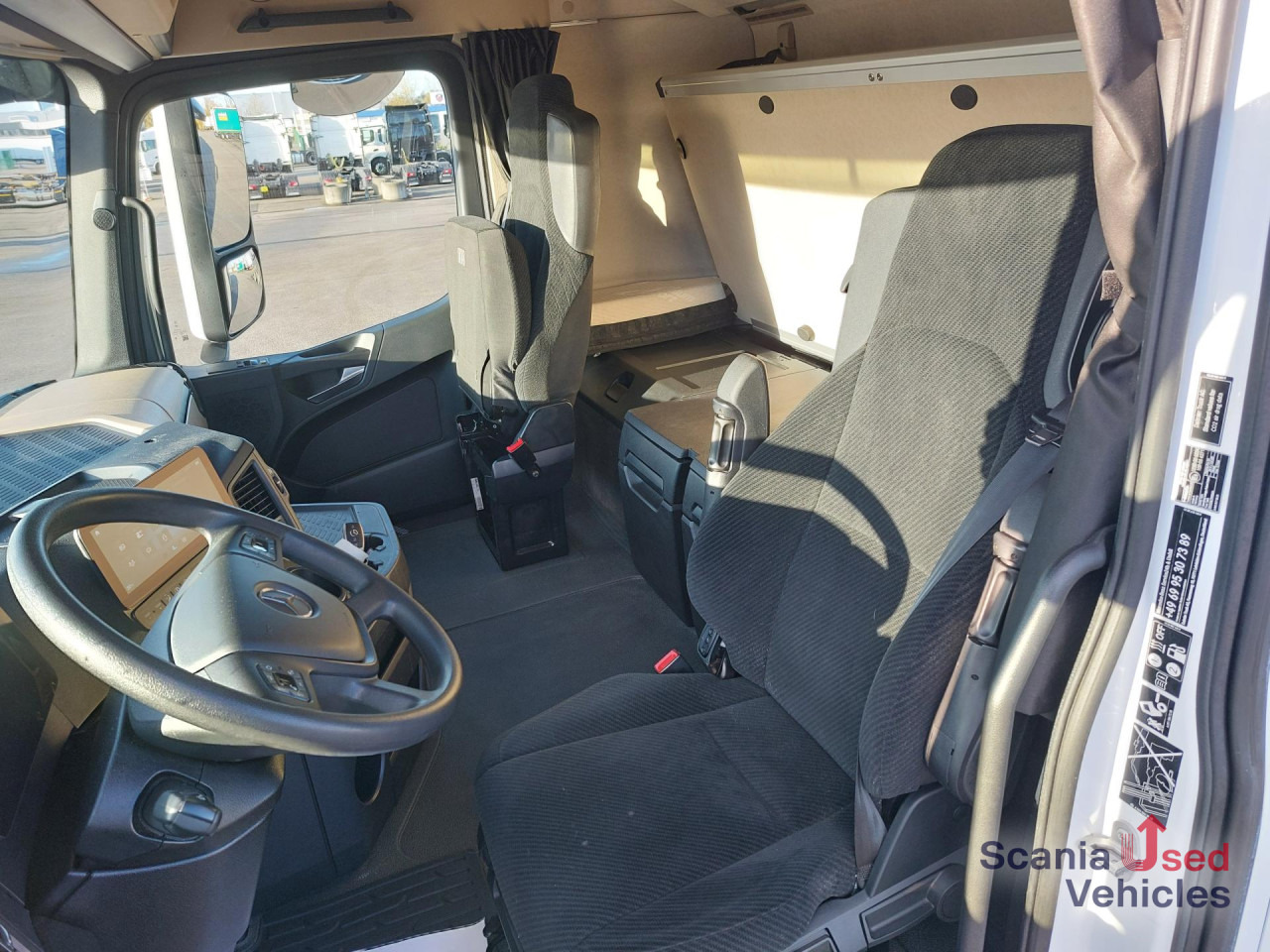 MERCEDES-BENZ 1845L Plane/Edscha NUR KOMPLETT m. ANH.!!! - Curtainsider truck: picture 5 MERCEDES-BENZ 1845L Plane/Edscha NUR KOMPLETT m. ANH.!!! - Curtainsider truck: picture 5