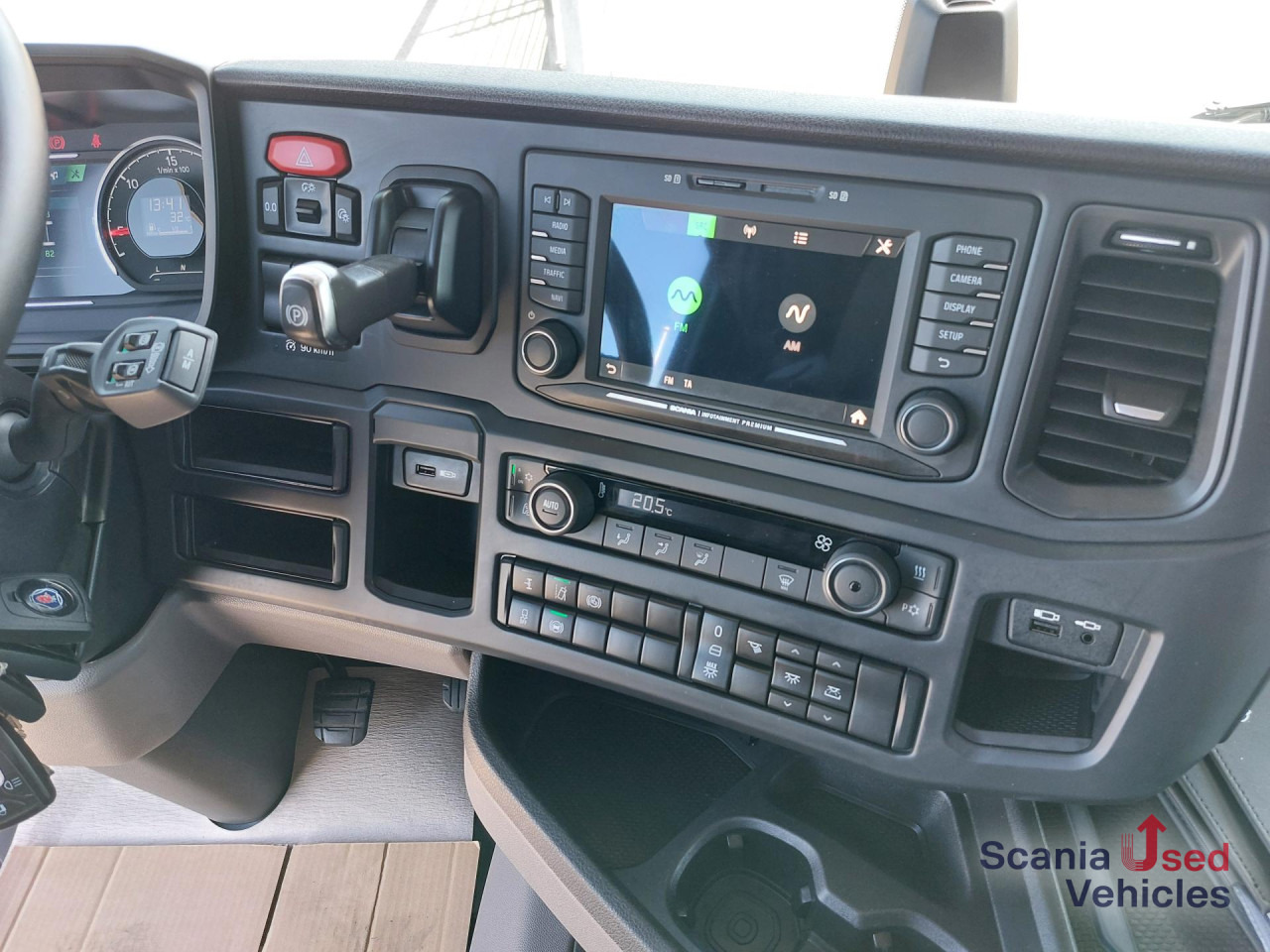 SCANIA R 460 A4x2NA Navi Steitenverk. 2 Tanks Standklima - Tractor unit: picture 2 SCANIA R 460 A4x2NA Navi Steitenverk. 2 Tanks Standklima - Tractor unit: picture 2