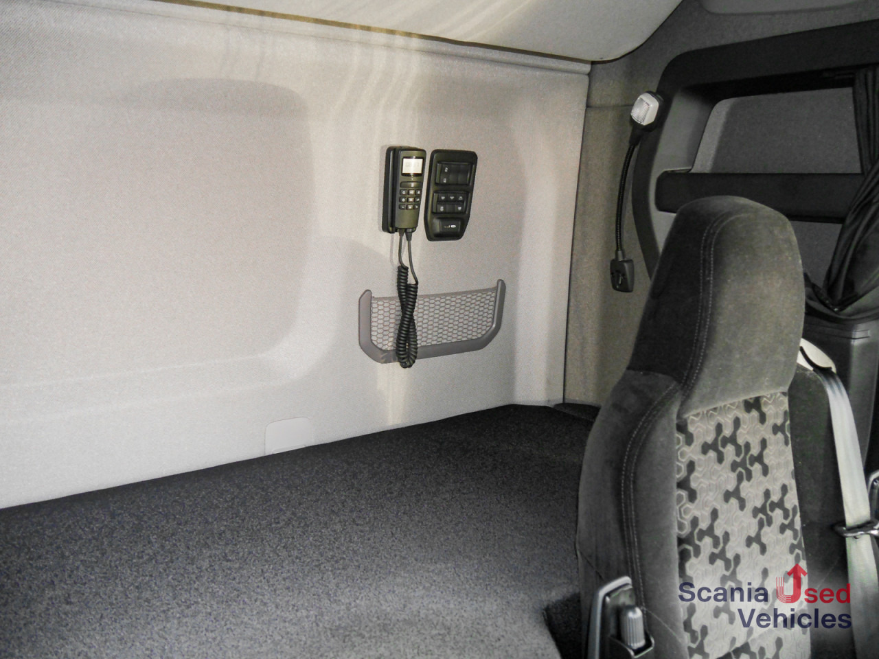 SCANIA R 460 A4x2EB - SUPER - - Tractor unit: picture 2 SCANIA R 460 A4x2EB - SUPER - - Tractor unit: picture 2