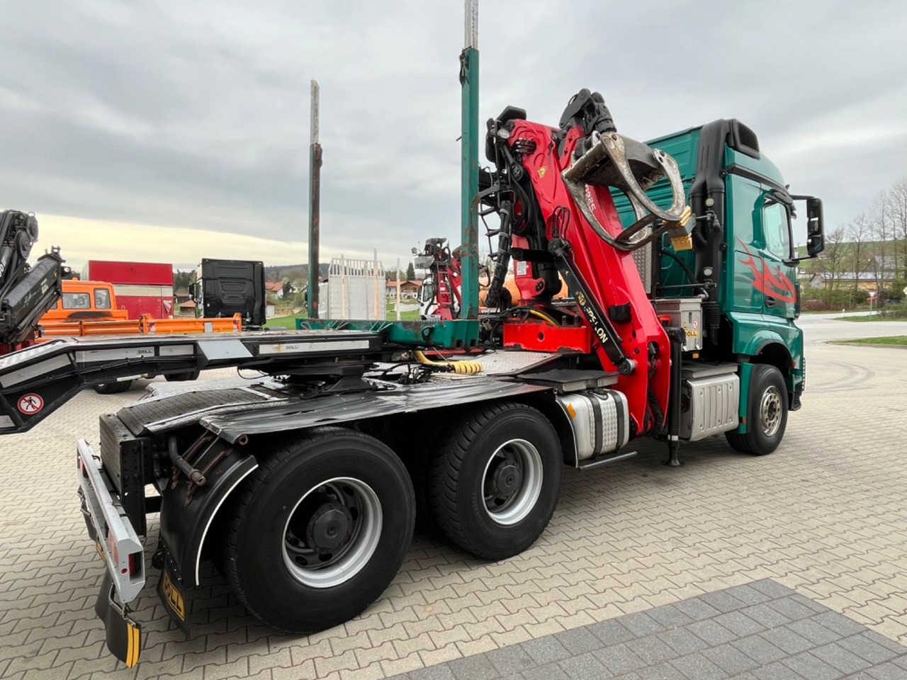 Mercedes-Benz Arocs 2663 6x4 mit Epsilon S260Z Langholzkran - Tractor unit: picture 3 Mercedes-Benz Arocs 2663 6x4 mit Epsilon S260Z Langholzkran - Tractor unit: picture 3
