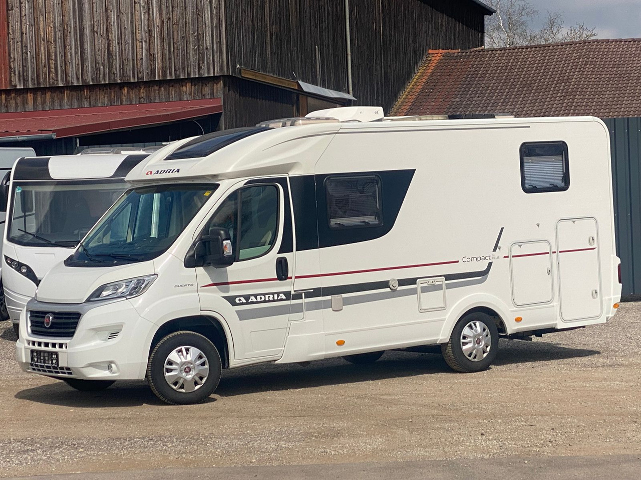 Adria Compact SL - Semi-integrated motorhome: picture 3 Adria Compact SL - Semi-integrated motorhome: picture 3