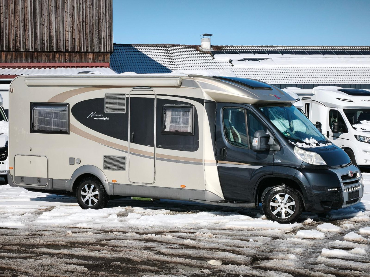 Bürstner Nexxo T660 Moonlight, SAT, AHK,1 Hand - Semi-integrated motorhome: picture 2 Bürstner Nexxo T660 Moonlight, SAT, AHK,1 Hand - Semi-integrated motorhome: picture 2