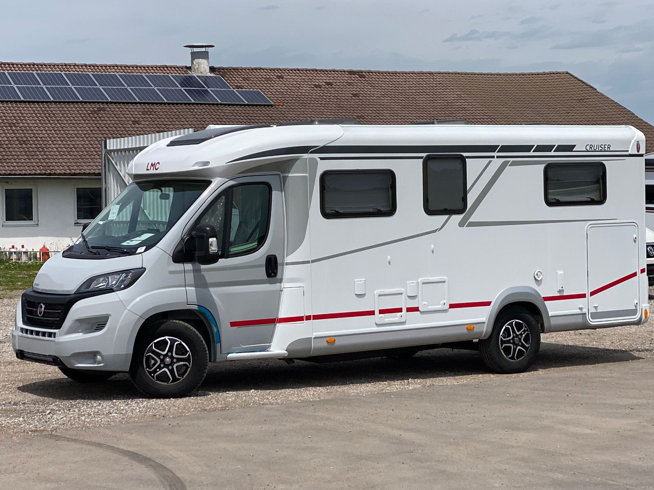 LMC T 662 Grey Selection, Markise,Navi, - Semi-integrated motorhome: picture 4 LMC T 662 Grey Selection, Markise,Navi, - Semi-integrated motorhome: picture 4