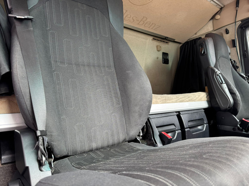 Tractor unit Mercedes-Benz Actros 1845 / Euro 5 / 2 Tanks / 2 In Stock: picture 8 Tractor unit Mercedes-Benz Actros 1845 / Euro 5 / 2 Tanks / 2 In Stock: picture 8