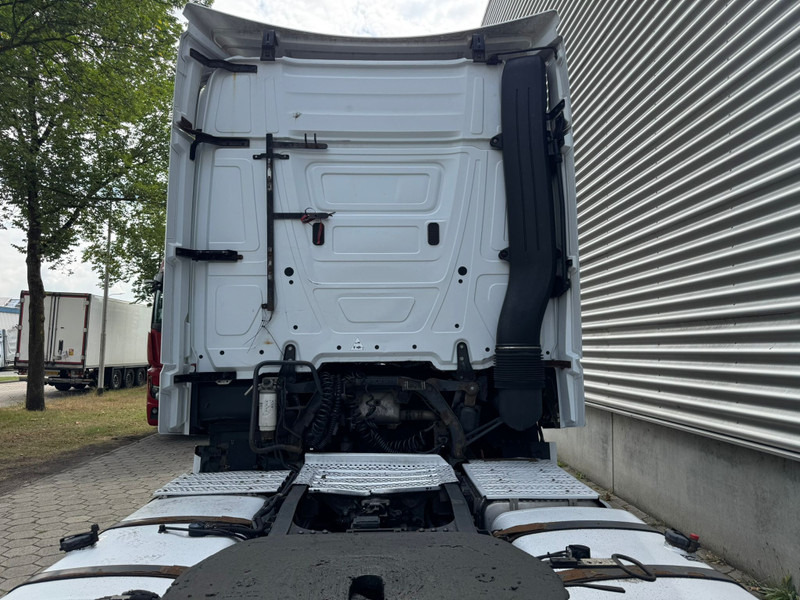 Tractor unit Mercedes-Benz Actros 1845 / Euro 5 / 2 Tanks / 2 In Stock: picture 7 Tractor unit Mercedes-Benz Actros 1845 / Euro 5 / 2 Tanks / 2 In Stock: picture 7