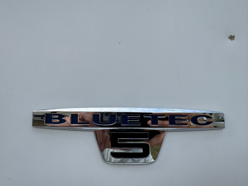 Tractor unit Mercedes-Benz Actros 1845 / Euro 5 / 2 Tanks / 2 In Stock: picture 12 Tractor unit Mercedes-Benz Actros 1845 / Euro 5 / 2 Tanks / 2 In Stock: picture 12