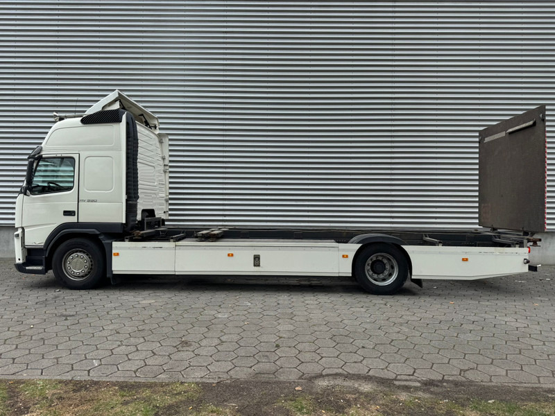 Volvo FM 330 XL EEV / I-Shift / VEB+ / 334.000..KM!! / Tail Lift / NL Truck - Container transporter/ Swap body truck: picture 5 Volvo FM 330 XL EEV / I-Shift / VEB+ / 334.000..KM!! / Tail Lift / NL Truck - Container transporter/ Swap body truck: picture 5