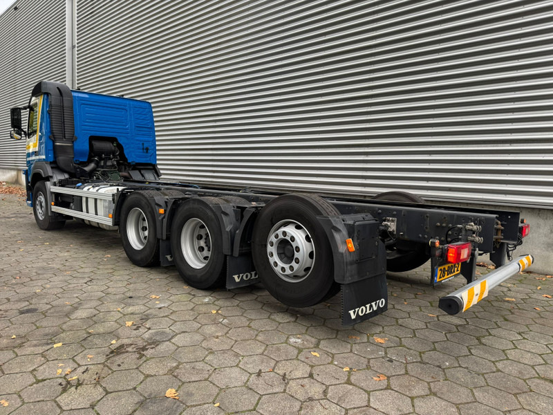 Volvo FM 410 / 8X4 / I-Shift / ADR / Tridem / TUV: 6-2026 / NL Truck - Cab chassis truck: picture 4 Volvo FM 410 / 8X4 / I-Shift / ADR / Tridem / TUV: 6-2026 / NL Truck - Cab chassis truck: picture 4