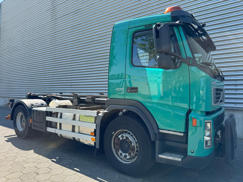Volvo FM400 / I-Shift / Hook / Euro 5 / VEB+ / TUV: 6-2025 / NL Truck - Hook lift truck: picture 2 Volvo FM400 / I-Shift / Hook / Euro 5 / VEB+ / TUV: 6-2025 / NL Truck - Hook lift truck: picture 2