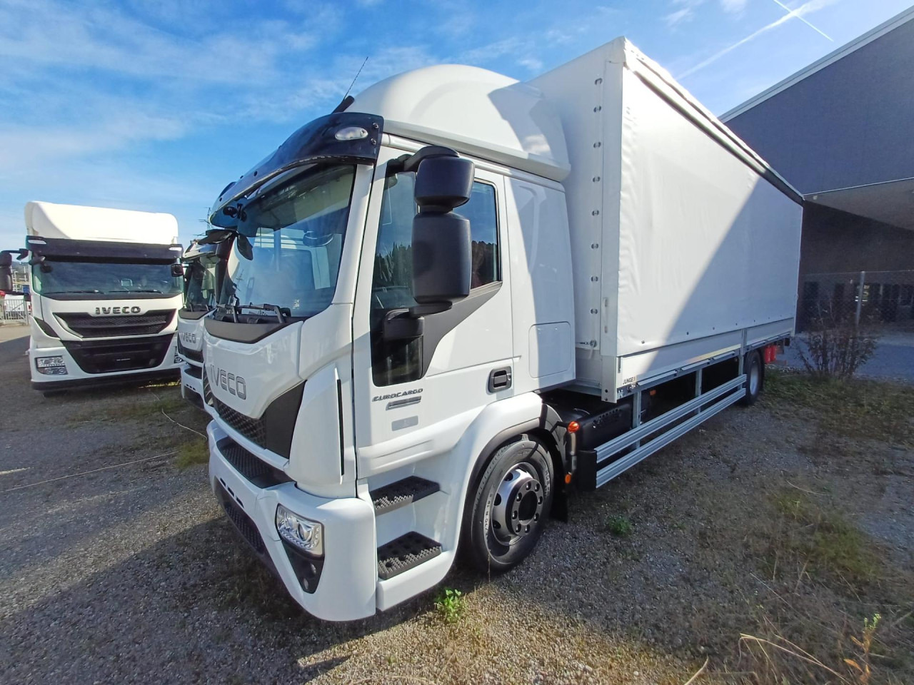New Curtainsider truck IVECO EuroCargo ML160E28/FP Pritsche Blache und Ladebord: picture 1