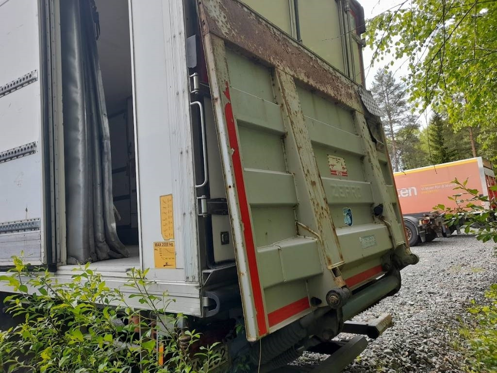 Mercedes-Benz Axor 1829 - Refrigerator truck: picture 3 Mercedes-Benz Axor 1829 - Refrigerator truck: picture 3
