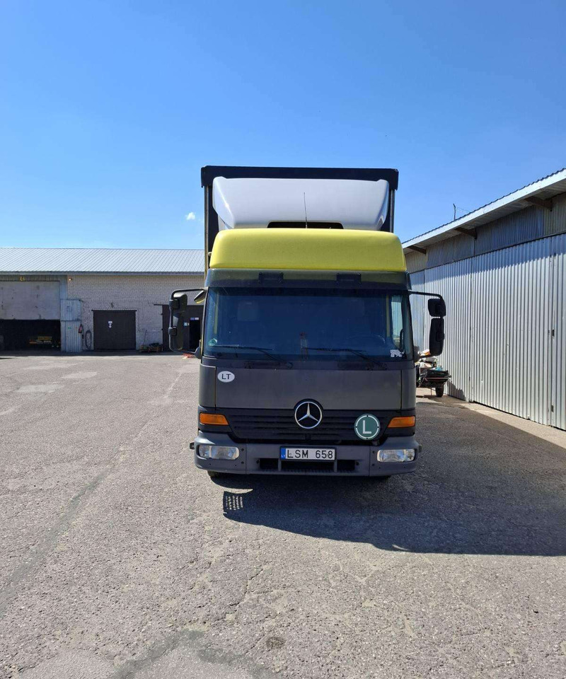 Mercedes-Benz 823 L - Curtainsider truck: picture 1 Mercedes-Benz 823 L - Curtainsider truck: picture 1
