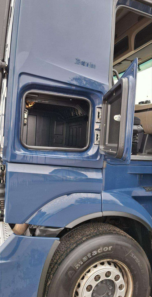 Mercedes-Benz Actros - Tractor unit: picture 4 Mercedes-Benz Actros - Tractor unit: picture 4
