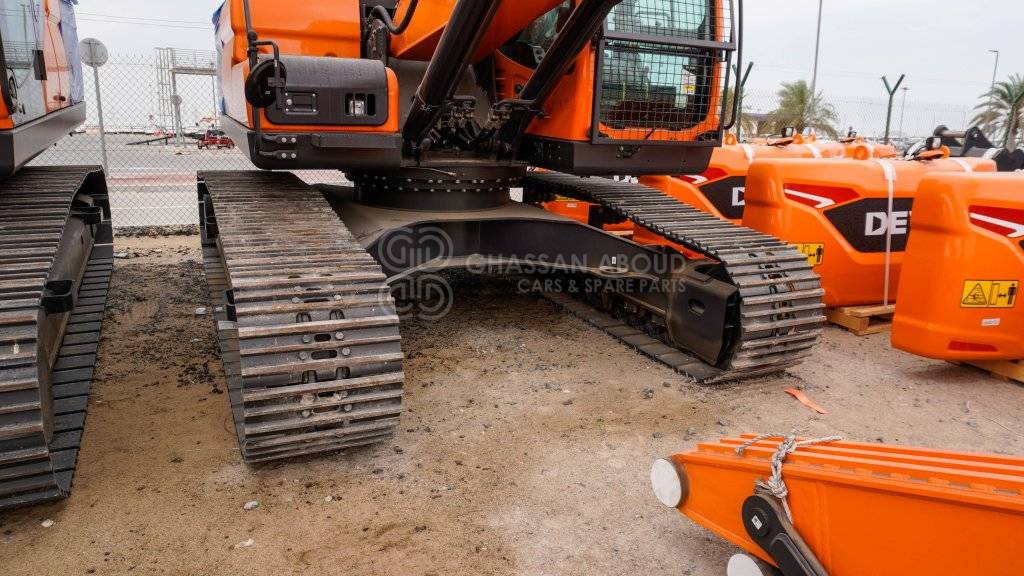 Crawler excavator Develon DX225LCA-7M Crawler Excavator MY2025: picture 8