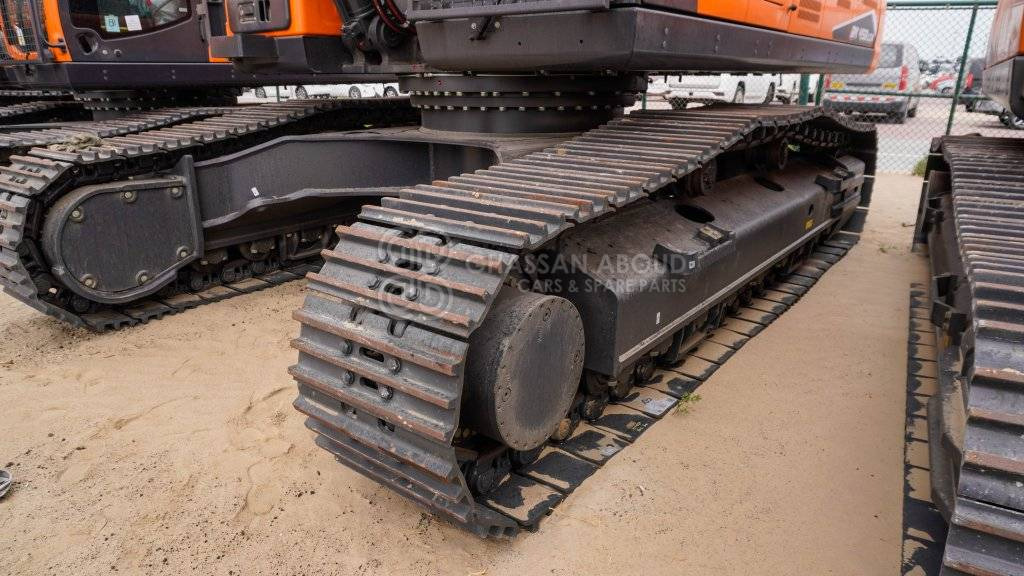 Crawler excavator Develon DX450LCA-7M Crawler Excavator MY2025: picture 12