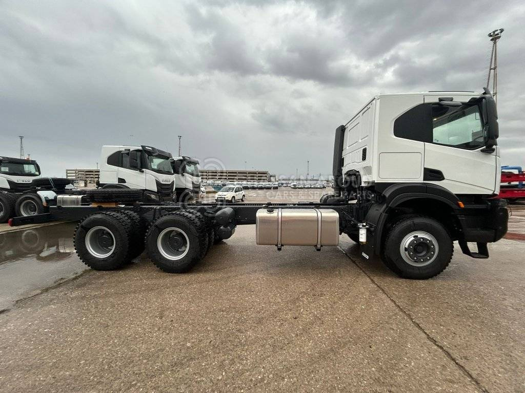 IVECO T-WAY Chassis 6×4 – GVW 33.5 Ton approx. (Tyres 12.00R20) Wheelbase 4200 MY25 - Cab chassis truck: picture 2 IVECO T-WAY Chassis 6×4 – GVW 33.5 Ton approx. (Tyres 12.00R20) Wheelbase 4200 MY25 - Cab chassis truck: picture 2