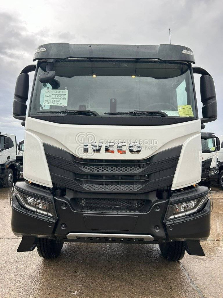 IVECO T-WAY Chassis 6×4 – GVW 33.5 Ton approx. (Tyres 12.00R20) Wheelbase 4200 MY25 - Cab chassis truck: picture 1 IVECO T-WAY Chassis 6×4 – GVW 33.5 Ton approx. (Tyres 12.00R20) Wheelbase 4200 MY25 - Cab chassis truck: picture 1