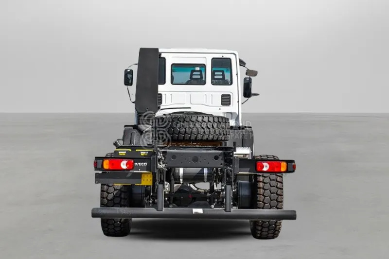 Iveco Euro Cargo ML150 4x4 Chassis - Cab chassis truck: picture 5 Iveco Euro Cargo ML150 4x4 Chassis - Cab chassis truck: picture 5