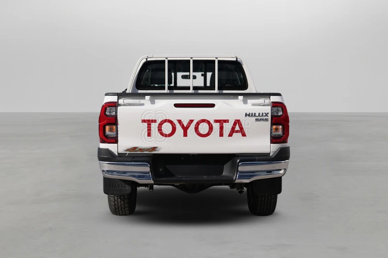 Toyota Hilux 4x4 Double Cabin - Pickup truck, Combi van: picture 3 Toyota Hilux 4x4 Double Cabin - Pickup truck, Combi van: picture 3