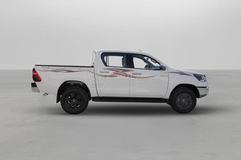 Toyota Hilux 4x4 Double Cabin - Pickup truck, Combi van: picture 2 Toyota Hilux 4x4 Double Cabin - Pickup truck, Combi van: picture 2