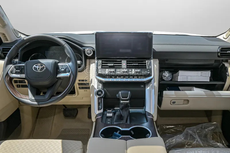 Toyota Land Cruiser 300 4x4 - SUV: picture 5 Toyota Land Cruiser 300 4x4 - SUV: picture 5