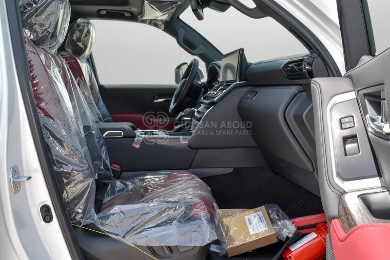 SUV Toyota Land Cruiser 300: picture 10