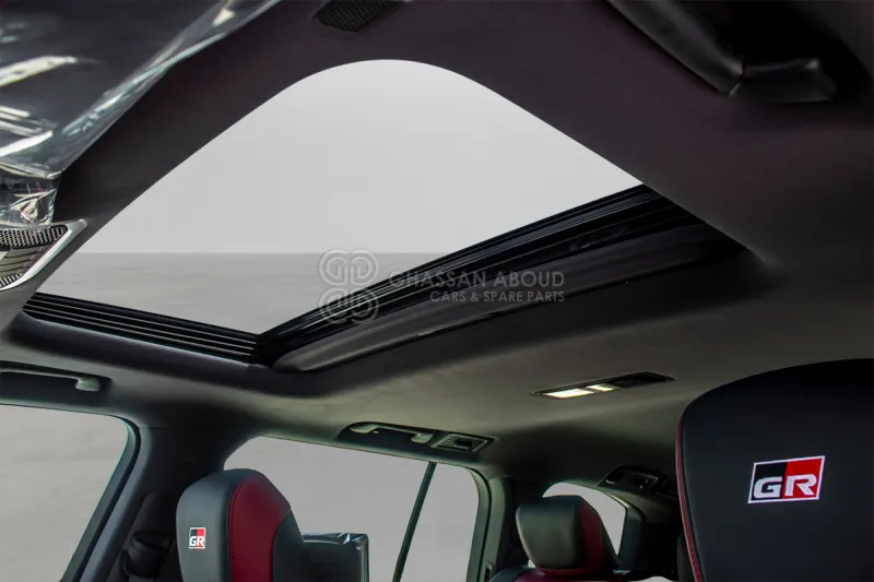 SUV Toyota Land Cruiser 300: picture 8