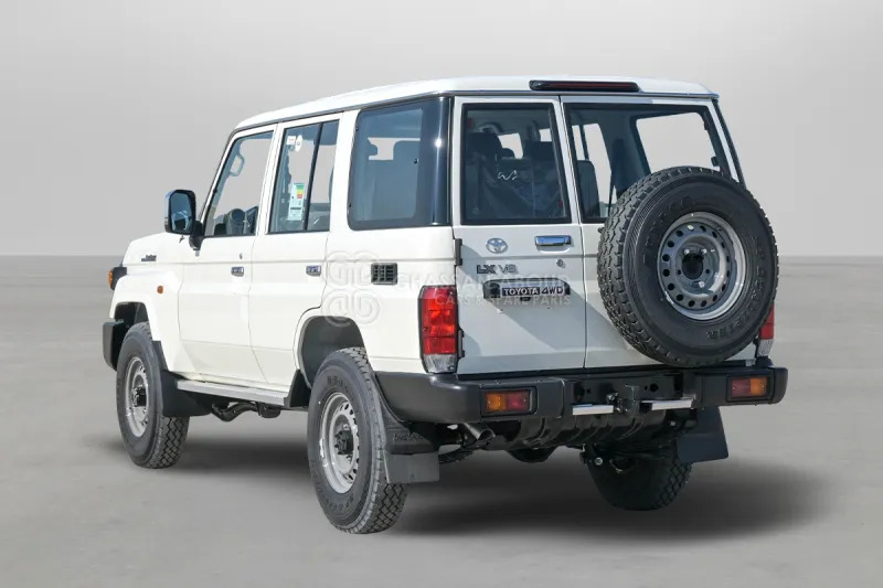 Toyota Land Cruiser Pick Up LC76 4X4 - Car: picture 3 Toyota Land Cruiser Pick Up LC76 4X4 - Car: picture 3