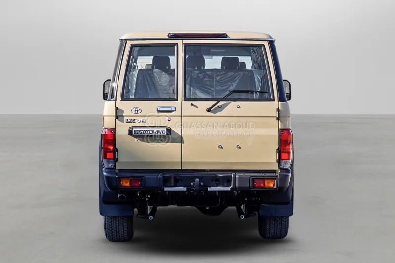 Toyota Land Cruiser Pick Up LC76 4X4 - Car: picture 3 Toyota Land Cruiser Pick Up LC76 4X4 - Car: picture 3