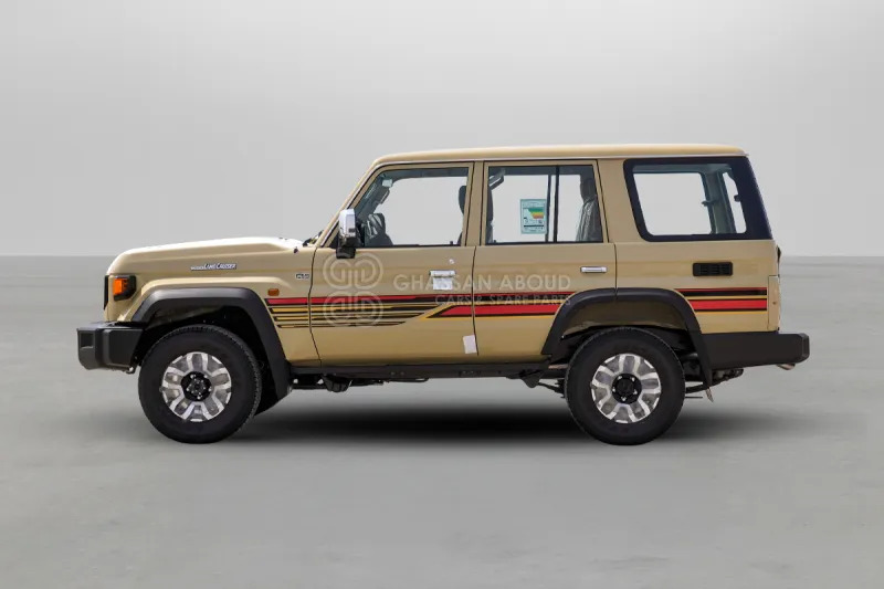 Toyota Land Cruiser Pick Up LC76 4X4 - Car: picture 3 Toyota Land Cruiser Pick Up LC76 4X4 - Car: picture 3