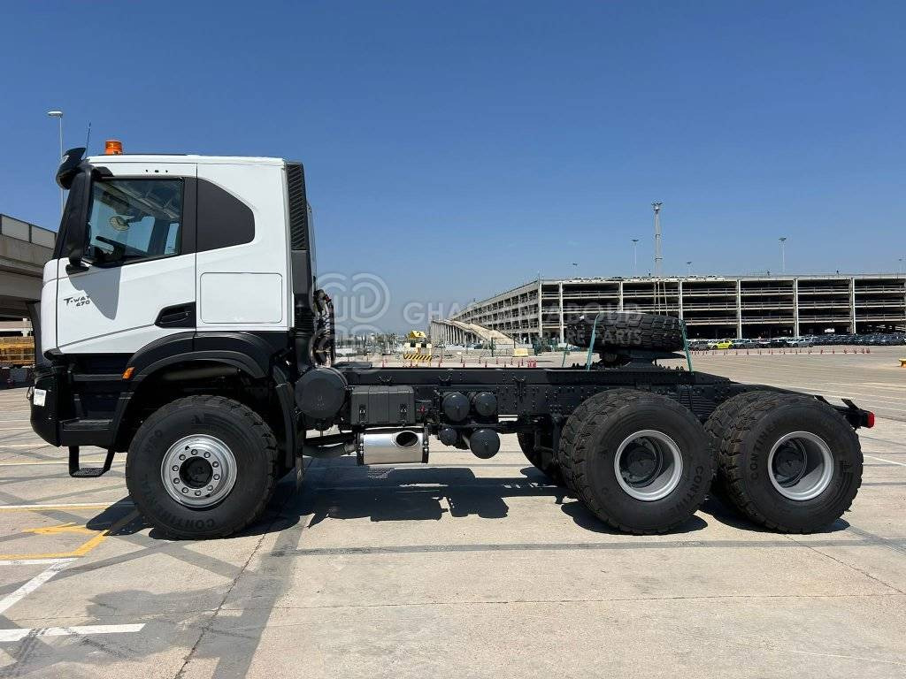IVECO T-WAY Tractor 6×6 AT720T47WTH GVW 33 Ton HP 470 R20Tyre MY25 - Tractor unit: picture 2 IVECO T-WAY Tractor 6×6 AT720T47WTH GVW 33 Ton HP 470 R20Tyre MY25 - Tractor unit: picture 2