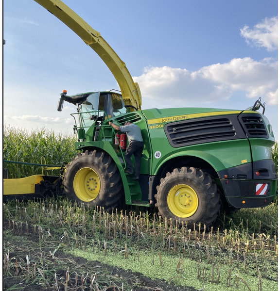 John Deere 8600 including new corn cracker - Forage harvester: picture 1 John Deere 8600 including new corn cracker - Forage harvester: picture 1