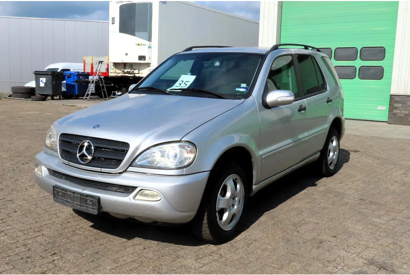 Mercedes-Benz M-Klasse ML ML 270. for export, 5 seats, real leather, Climate - Car: picture 2 Mercedes-Benz M-Klasse ML ML 270. for export, 5 seats, real leather, Climate - Car: picture 2