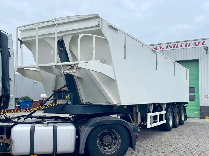 Samro Socari 48m3, 6560 kg, AIR/DISC BRAKES. Very good state - Tipper semi-trailer: picture 2 Samro Socari 48m3, 6560 kg, AIR/DISC BRAKES. Very good state - Tipper semi-trailer: picture 2