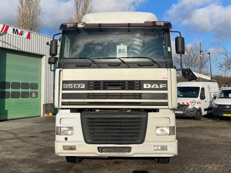 DAF XF 95.480 Manual - Tractor unit: picture 4 DAF XF 95.480 Manual - Tractor unit: picture 4