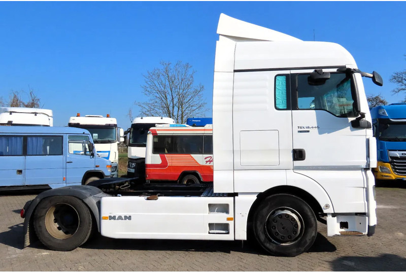 MAN TGX 14.440 RETARDER, FRIGO, 2 beds - Tractor unit: picture 4 MAN TGX 14.440 RETARDER, FRIGO, 2 beds - Tractor unit: picture 4