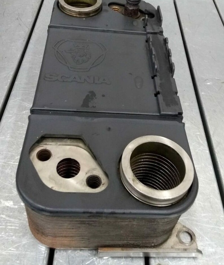 Scania RETARDER , OLD AND NEW TYPE 1804210, 2155059 - Oil cooler for Truck: picture 2 Scania RETARDER , OLD AND NEW TYPE 1804210, 2155059 - Oil cooler for Truck: picture 2