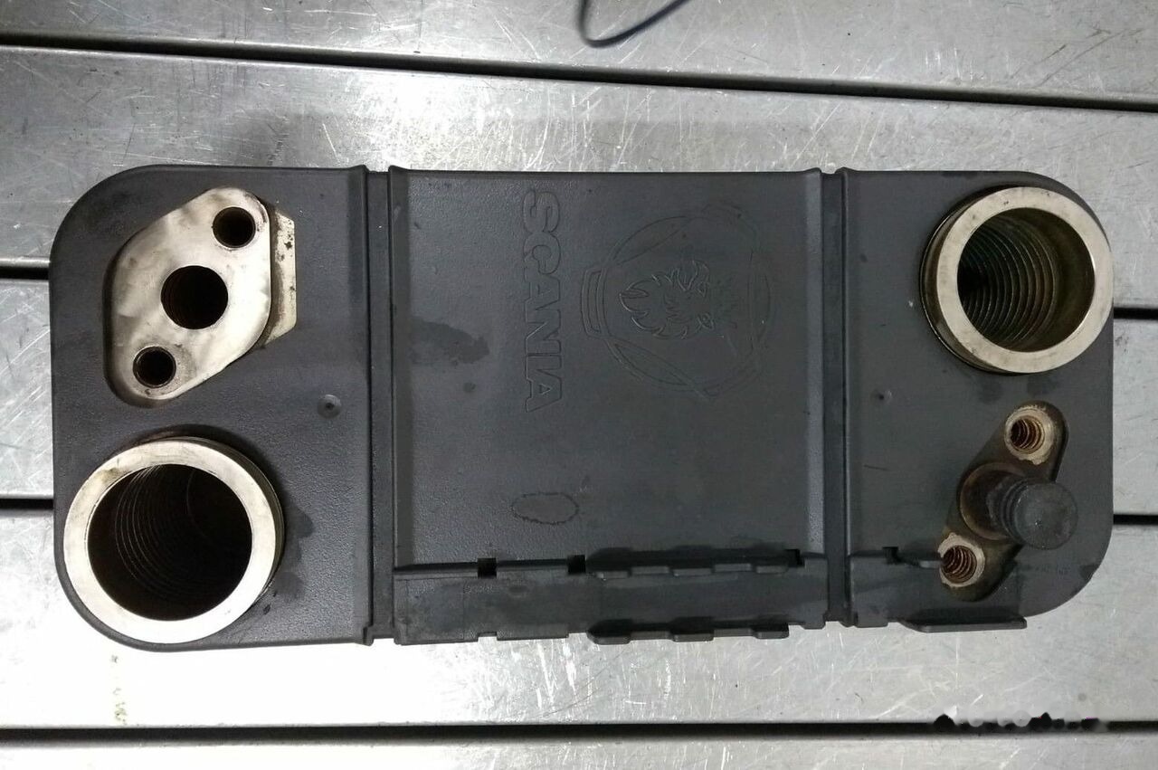 Scania RETARDER , OLD AND NEW TYPE 1804210, 2155059 - Oil cooler for Truck: picture 3 Scania RETARDER , OLD AND NEW TYPE 1804210, 2155059 - Oil cooler for Truck: picture 3