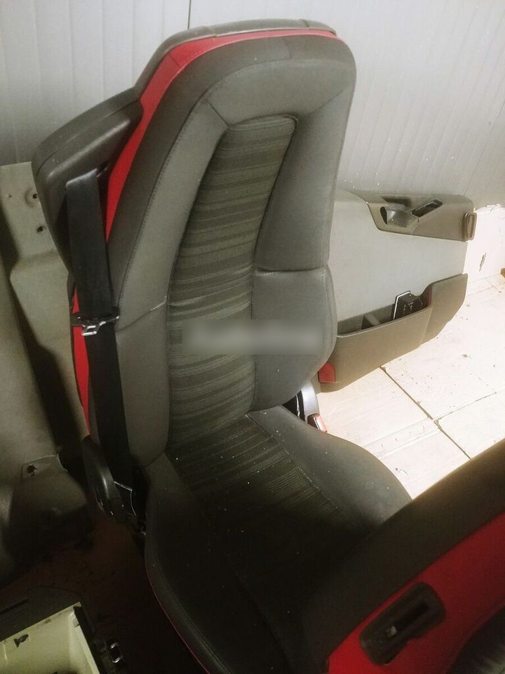 Volvo SET OF 2 PNEUMATIC AIR S, LEFT AND RIGHT, LHD Volvo FH4 - Seat for Truck: picture 4 Volvo SET OF 2 PNEUMATIC AIR S, LEFT AND RIGHT, LHD Volvo FH4 - Seat for Truck: picture 4