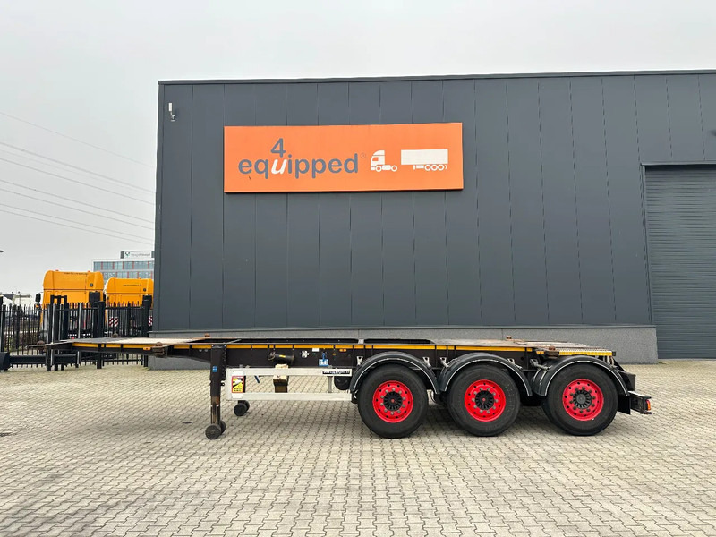Burg 20FT ADR (EX/II, EX/III, FL, AT) Chassis, Empty weight : 3.690kg, SAF INTRADISC, 2x Liftaxle, NL-chassis - Container transporter/ Swap body semi-trailer: picture 2 Burg 20FT ADR (EX/II, EX/III, FL, AT) Chassis, Empty weight : 3.690kg, SAF INTRADISC, 2x Liftaxle, NL-chassis - Container transporter/ Swap body semi-trailer: picture 2