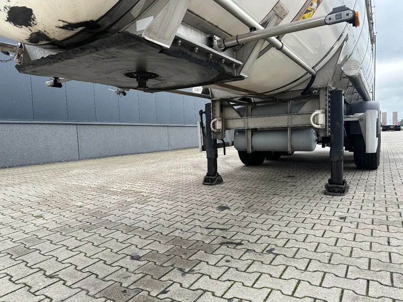 Tank semi-trailer for transportation of food Van Hool FOOD / RVS chassis / empty weight: 5.860kg / 29.500L / 1-comp.+ 1 baffel / discbrakes / NL / APK: 05/2026: picture 13