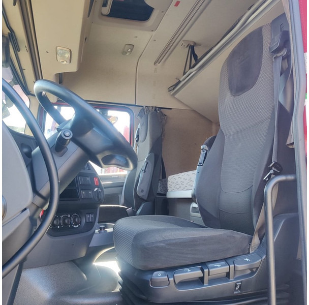 DAF 440 - Tractor unit: picture 5 DAF 440 - Tractor unit: picture 5