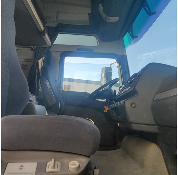 Tractor unit MAN TGA 18 430: picture 8